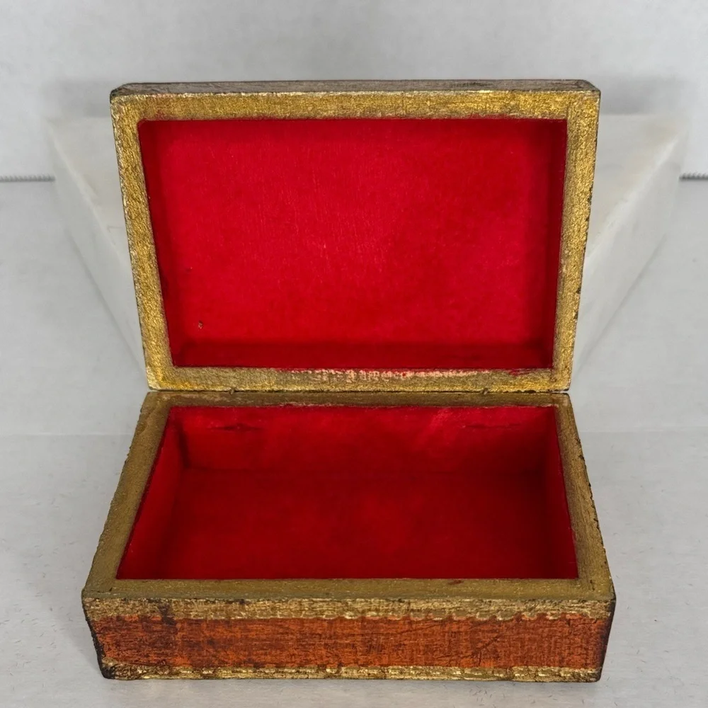 Vintage Florentine Italian Hand Painted Gold Gilt Velvet Lined Wood Trinket Box